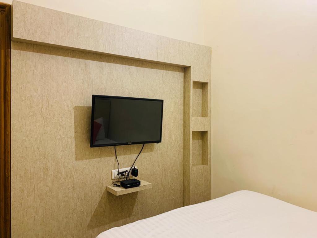 Hotel Kewal Palace Varanasi Exterior photo